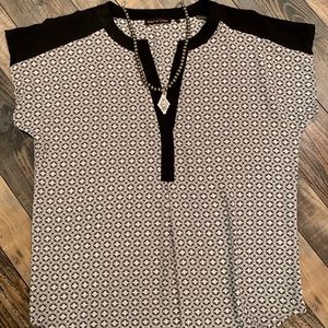 Fun, flowy, black and white blouse!